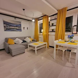 Apartment Trzech Krzyzy Konopnickiej 3, Warschau